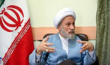 امام جمعه شیراز: هر ایرانی حق مخالفت و نقد دارد