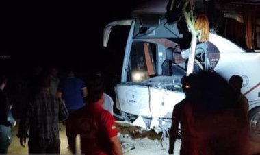 واژگونی اتوبوس در محور هندیجان - دیلم ۱۲ مصدوم داشت