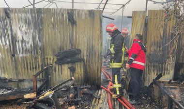 اطفای حریق گسترده کارگاه مبل سازی شیراز