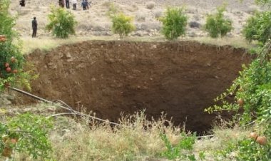 فیلمی تکان‌دهنده از فرونشست زمین در استان فارس