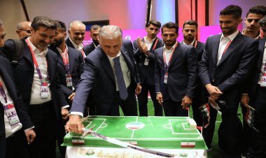 عکس| کی‌روش دست به شمشیر شد