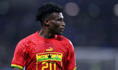 بازیکنان غنا لباس‌هایشان را در کشورشان جا گذاشتند!   