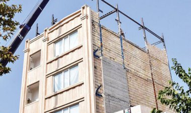 ببینید| لحظات نفسگیر از نجات نوزاد یک ساله از سقوط