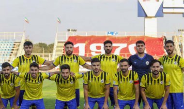 بازیکنان نفت‌مسجدسلیمان به نشانه اعتصاب اردو را ترک کردند!   