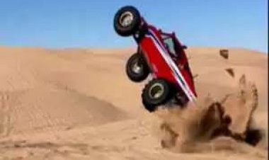 ببینید | آفرود ناشیانه در دل کویر حادثه ساز شد