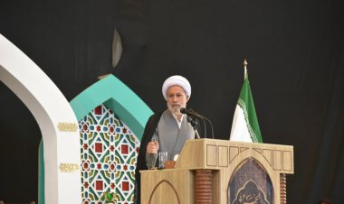 امام جمعه شیراز:جریان‌های داخلی مقابل دشمن از هم حمایت کنند