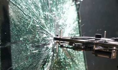 عکس | پهپادی که با شکستن شیشه وارد خانه‌ها می‌شود