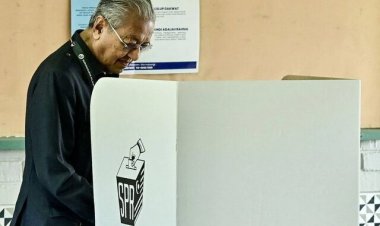 ماهاتیر محمد در ۹۷ سالگی سرانجام در انتخابات شکست خورد