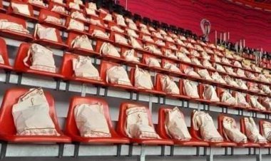 هدایای خاص قطری‌ها برای تماشاگران بازی افتتاحیه | عکس