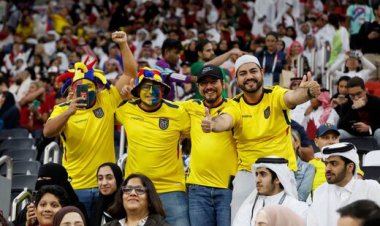 ببینید| آشتی دو هوادار قطر و اکوادور پس از درگیری لفظی