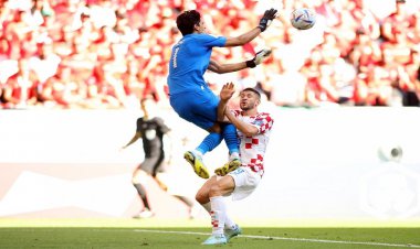 تابلوی ایست مقابل  نایب قهرمان  جهان