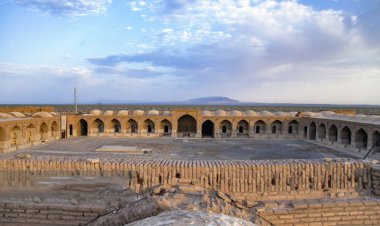 تبدیل کاروان سرای تاریخی «میان کتل» کازرون به اقامتگاه