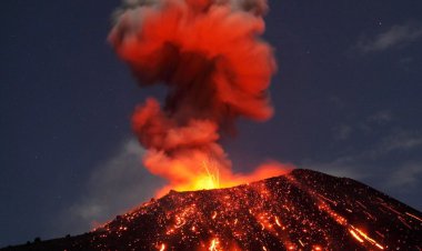 تصاویر جالب از لحظه فوران آتشفشان شیولوچ در روسیه