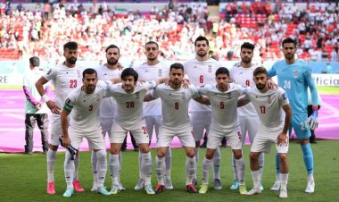 لحظه ورود بازیکنان ایران به زمین