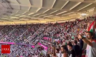 جو پرشور ایرانیهای ورزشگاه احمد بن علی پس از گل آفساید ایران به ولز