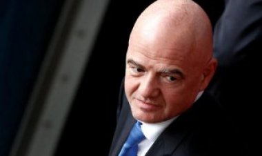 اینفانتینو بعد از برد وزیر را در آغوش کشید