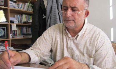 نماینده سابق: کسی که با رای کم به مجلس می‌آید، نماینده مردم نیست