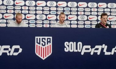 ببینید| جنجال در نشست خبری دو بازیکن آمریکا به خاطر تغییر پرچم ایران!