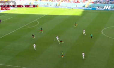 گل سوم صربستان به کامرون توسط الکساندر میتروویچ