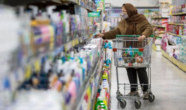 یارانه نقدی امسال حذف نمی‌شود/ توزیع کالابرگ، شاید سال آینده