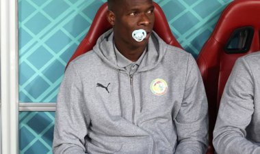 بازیکن سنگال بچه شد!