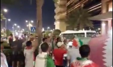 شعار «ایران ایرانِ» هواداران مقابل هتل تیم ملی