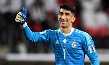 فیلم| حضور دروازهبان ایران در زمین برای گرم کردن