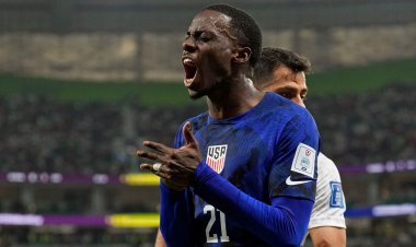 عکس| تمجید مهاجم تیم ملی آمریکا از بازیکنان ایران