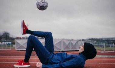 ببینید | این دختر ایرانی طرفداران رونالدینیو را در جام جهانی قطر شگفت زده کرد