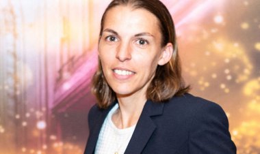 همراه با خانمی که عاشق تاریخسازی است