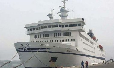 کشتی تفریحی کارینا کیش با ۲۰۰ میلیارد سرمایه گذاری ساخته شد