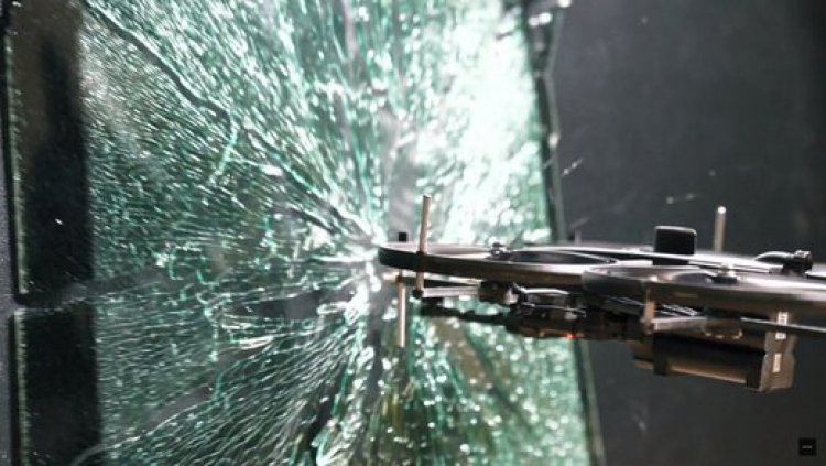 عکس | پهپادی که با شکستن شیشه وارد خانه‌ها می‌شود