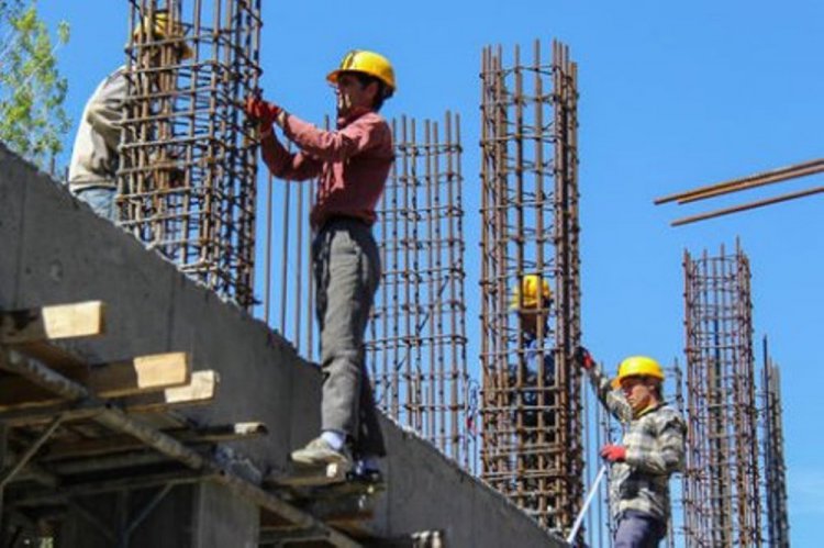 با تصویب مجلس؛ کارگران ساختمانی بیمه می‌شوند