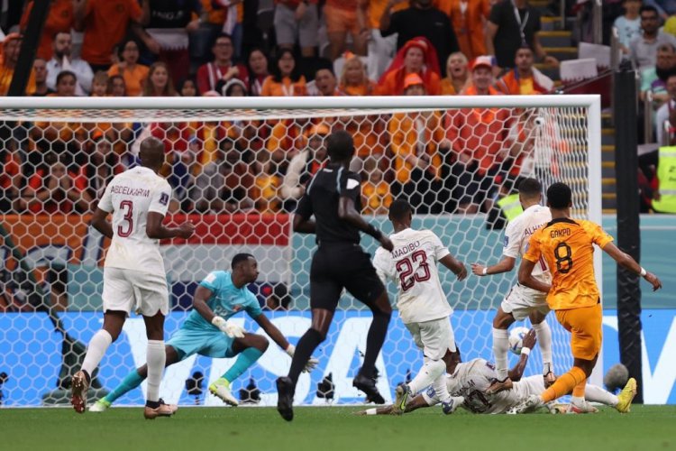 پیروزی هلند برابر قطر در نیمه نخست