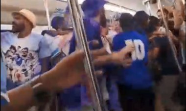 هوداران آرژانتین متروی قطر رو به این شکل روی سرشون گذاشتند!