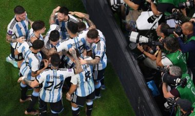 جشن آرژانتینی ها در ورزشگاه پس از صعود