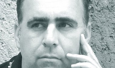 راهیابی اثر هنرمند شیرازی به کتاب سال جشنواره کارتون مطبوعات جهان