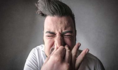 عوارض خطرناک نگه داشتن عطسه