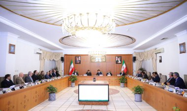 پیشنهاد رئیسی درباره حقوق سال آینده کارمندان