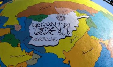 عکس| نصب «کره زمین» عجیب در کابل؛ طالبان ایران را کوچک کرد!