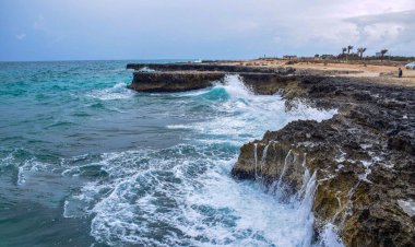 تردد شناورها در کیش برای سه روز تعطیل شد