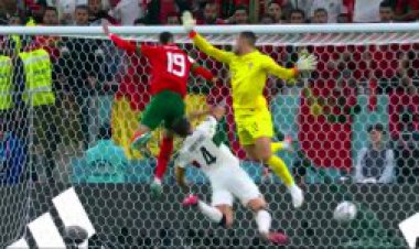 لحظه ورود رونالدو‌ به زمین و سوت هواداران مراکشی