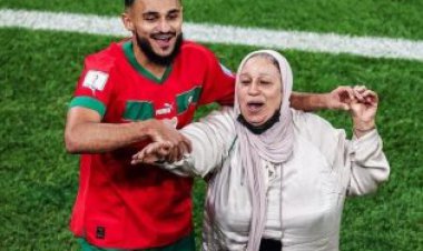 عکس | جشن خاص ستاره مراکش با مادرش