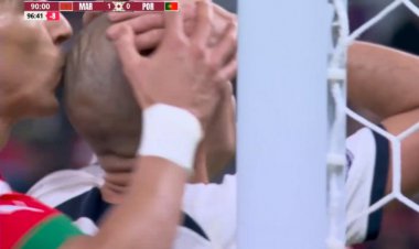 بوسه یک ملت بر فرق سر پهپه!