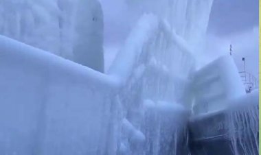 یخ زدن کشتی های روسی در دریاچه بایکان