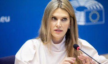 نایب رئیس پارلمان اروپا اخراج شد