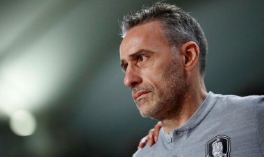 عکس | اشک‌های سرمربی پرتغالی در لحظه خروج از فرودگاه