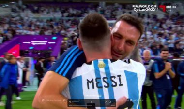 مسی به اسکالونی: بیا گریه کنیم