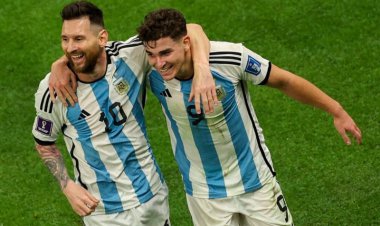 ستاره آرژانتین از نگاه مسی: جایزه بهترین بازیکن برای تو!
