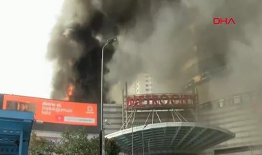 آتش‌سوزی گسترده در یک مرکز خرید استانبول ترکیه